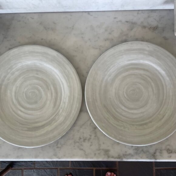 TOMMY BAHAMA Gray Swirl Melamine Dinner Plates (2) - Picture 2 of 11